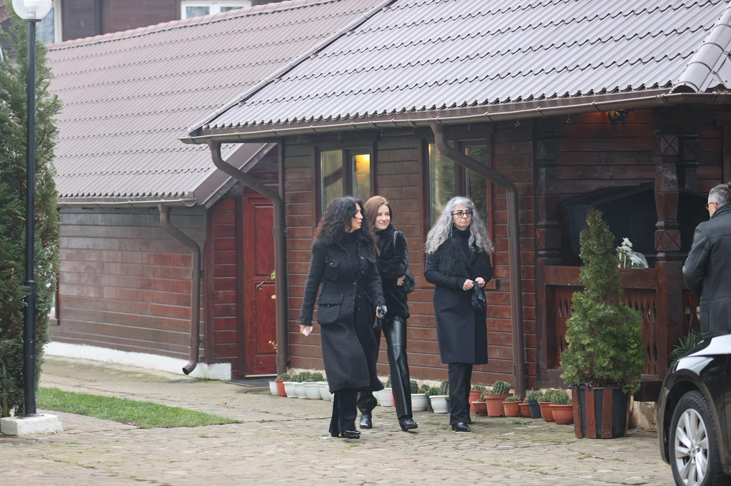 Inmormantare mama Mihaela Radulescu