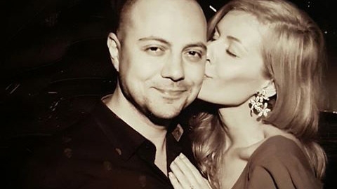 DAN BADEA i-a urat „La mulţi ani“ iubitei sale în cel mai romantic mod, dar a „uitat“ să îi spună că a făcut asta cu LORA în urmă cu patru ani