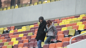 Nicolai Tand ofera lectii de gatit iubitelor de fotbalisti! A urmarit meciul cu Steaua si s-a amuzat cu iubita lui Tatarusanu!