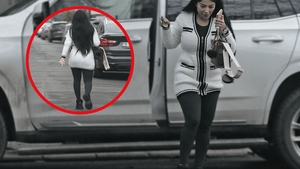 Marymar a dat peste cap audiența, asortată perfect cu Cadillac-ul. Până și Kim Kardashian ar fi invidioasă