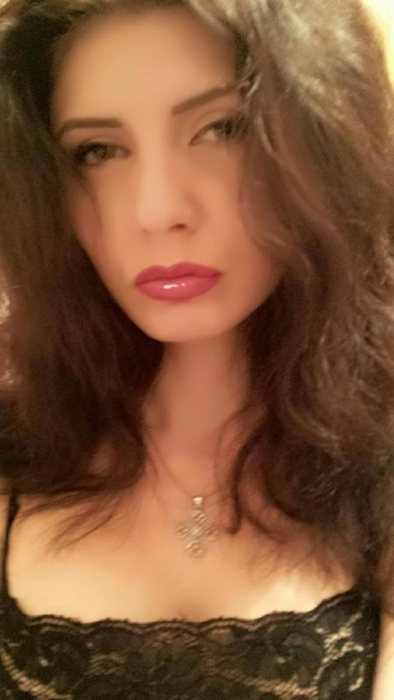 Ioana Toma şi Bogdan Grecu şi-au făcut recent declaraţii de iubire în public, dar apoi bruneta şi-a şters contul de Facebook. Sursa foto: Facebook