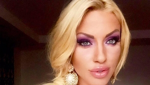 Vaneaza “ieftinituri”!. “Printesa” Loredana Chivu a ajuns la fundul sacului