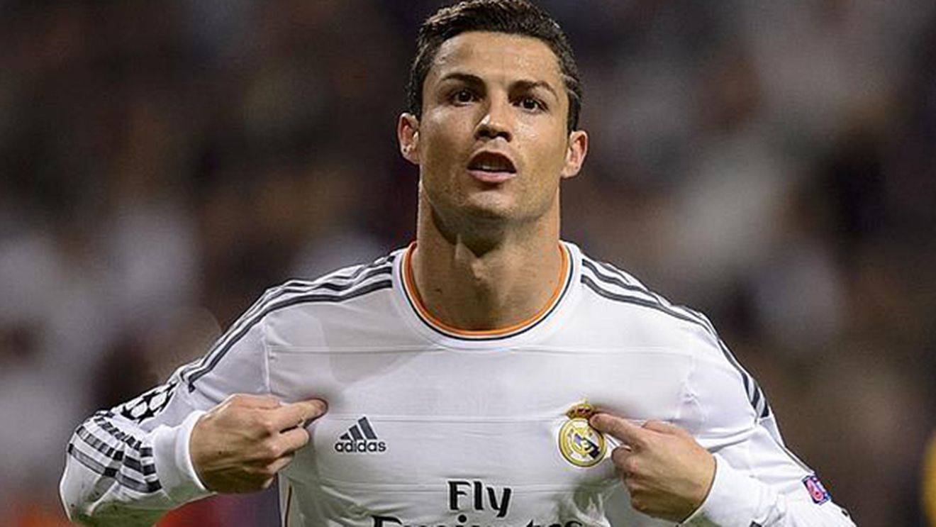 Pare banc, dar nu e! Ce a putut sa-i scrie un MICROBIST din ROMANIA lui Cristiano Ronaldo: "Patroane, e..." Continuarea e HILARA!