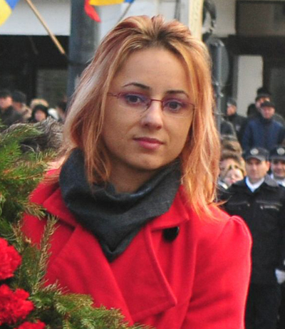 Ce salariu halucinant are această secretară din Vaslui