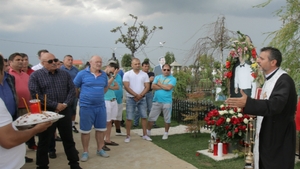 Ce au solicitat prietenii lui Nae Nicolae autoritatilor locale chiar la mormantul acestuia! Primarul a fost de fata