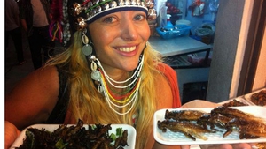 Ce dezgustator! Delia Matache a mancat gandaci pane la micul dejun!
