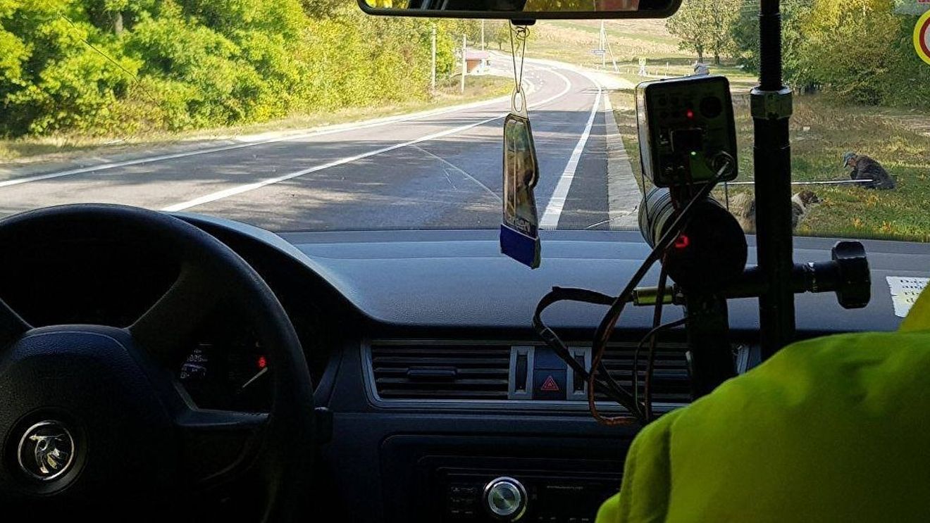 Şofer surprins cu 235 de kilometri la oră, pe autostrada A3. Amenda depășește 4.000 de lei