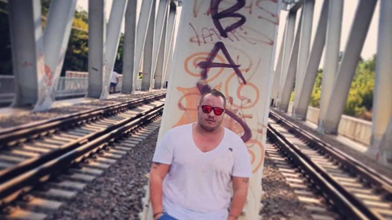 Marele mic Picasso. Dan Petrache a lasat cluburile si se dedica picturii. A vandut deja un prim tablou