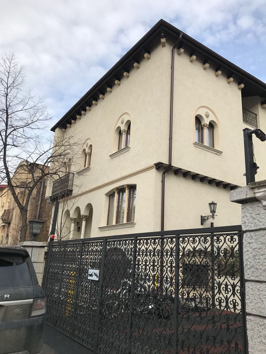 Super-vila din Primăverii a lui Sorin Peneș