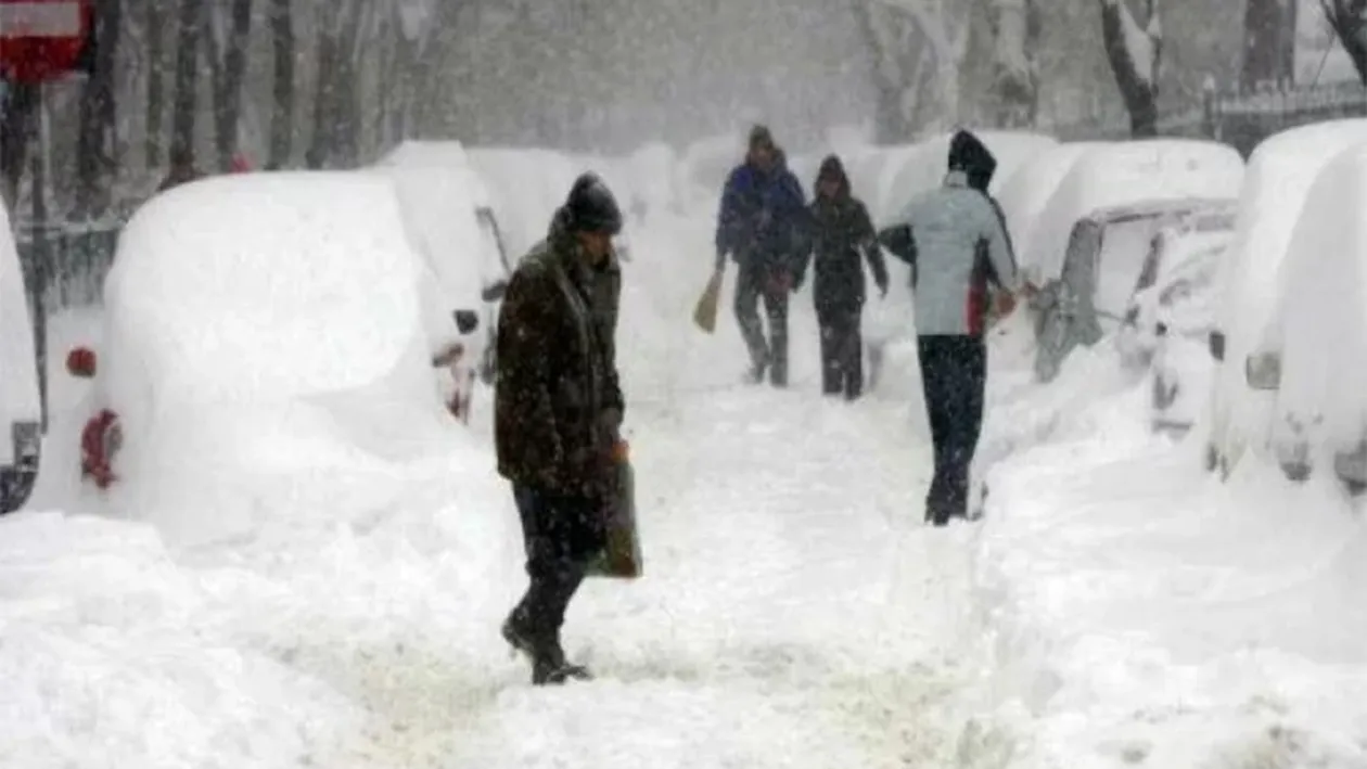 ANM, avertizare de fenomene meteo periculoase! Românii sunt rugați să nu iasă din case