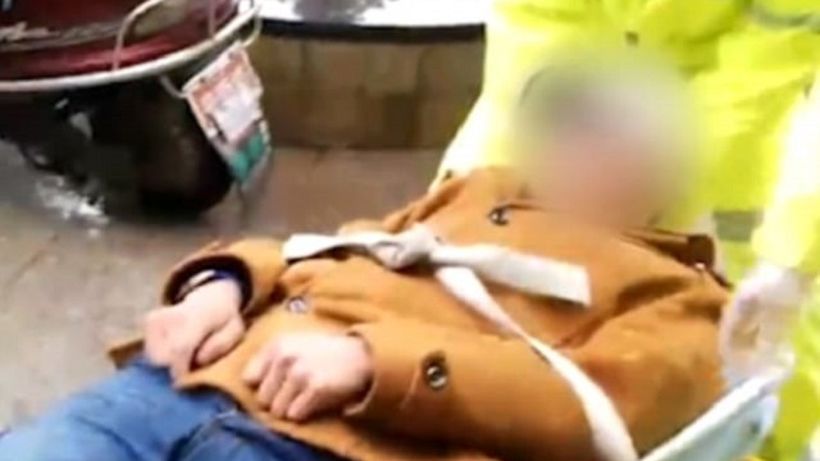 VIDEO / Caz înfiorător! Un tânăr a paralizat după ce s-a jucat pe calculator 20 de ore încontinuu. Concluziile halucinante ale medicilor, dar şi ce i-a implorat bărbatul pe prietenii lui să facă