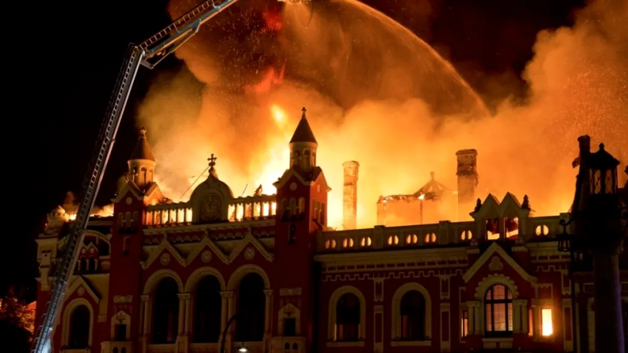 Clipe de infern la Palatul Episcopiei Greco-Catolice din Oradea, după ce a izbucnit un incendiu violent