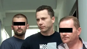 Gerald Gorduna, initiatorul jocului piramidal din anii '90 in urma caruia mii de romani au fost tepuiti, a ajuns sa dea indicatii pretioase! E sef de santier pe Calea Victoriei!