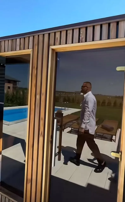 Cum arată vila lui Marcel de la Insula Iubirii. Casa are piscină, saună și o curte imensă: ”Aici e un view superb ca sa vezi ”sumpsetul””