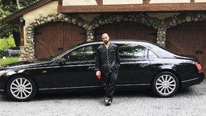 Ce maşini are în garaj DRAKE! Colecţia lui valorează mai multe milioane de dolari