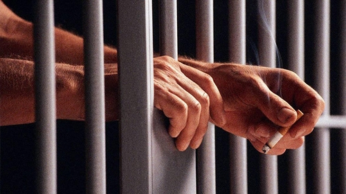 Mai ceva ca-n filme! Un deţinut a evadat noaptea trecută din penitenciarul din Miercurea Ciuc!