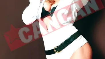 Elena s-a inchis in casa parintilor