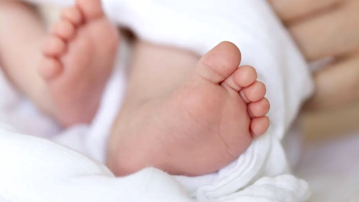 Fetiţă de 8 luni din Vâlcea, moartă după ce a fost trimisă acasă şi părinţilor li s-a spus că sunt ”nişte stresaţi”! Ce le-au spus medicii