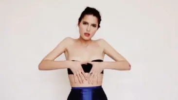 Se leaga iar lantul de iubire? Burlacul Vladau si Maria, fosta iubita a impresarului Innei, atingeri suspecte in vazul tuturor