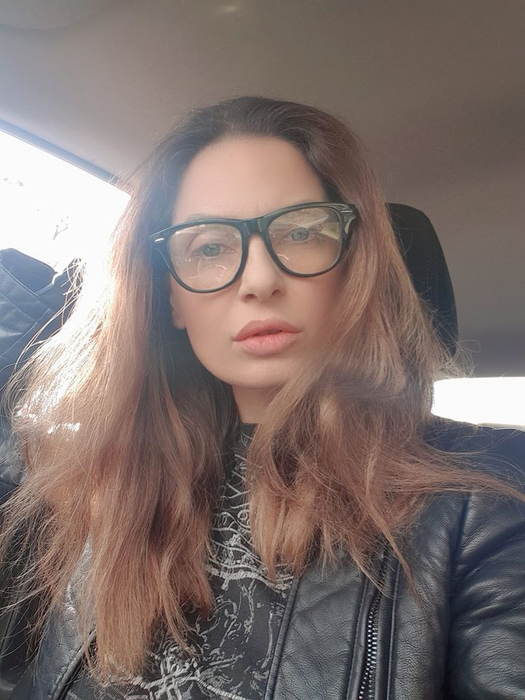 Adela a câștigat procesul cu miliardarul pentru taxa de școlarizare a lui Davis