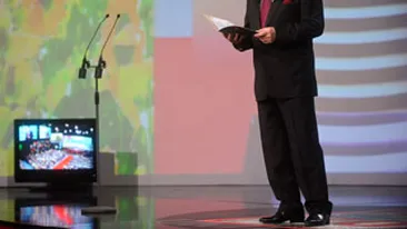 Primarul Oprescu ii acorda Placheta Orasului Bucuresti lui Ion Caramitru! Actorul va primi si o stea pe Aleea Celebritatilor!