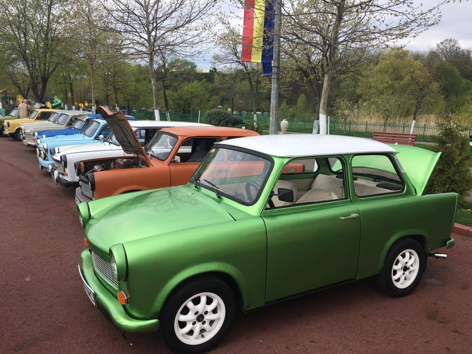 Expoziţie de maşini TRABANT, în Parcul Lumea Copiilor din Capitală! Cum arată automobilele de la paradă