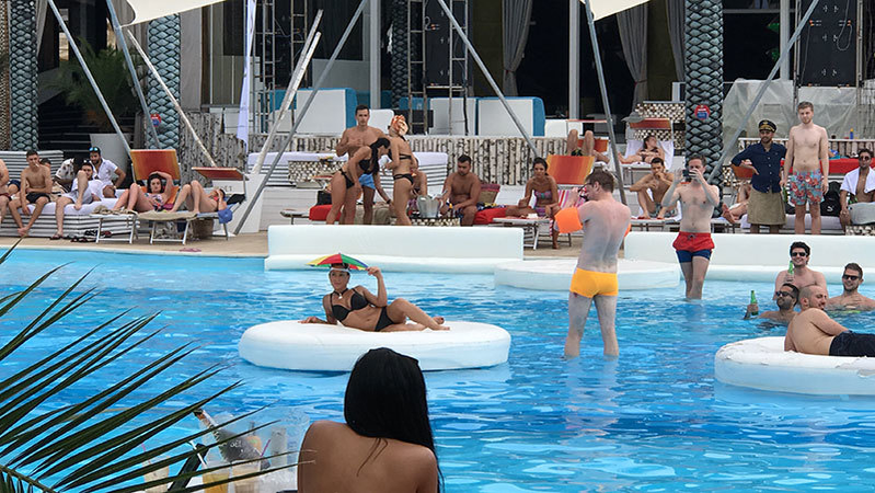 Player Club Bucharest oferă condiţii de lux clienţilor