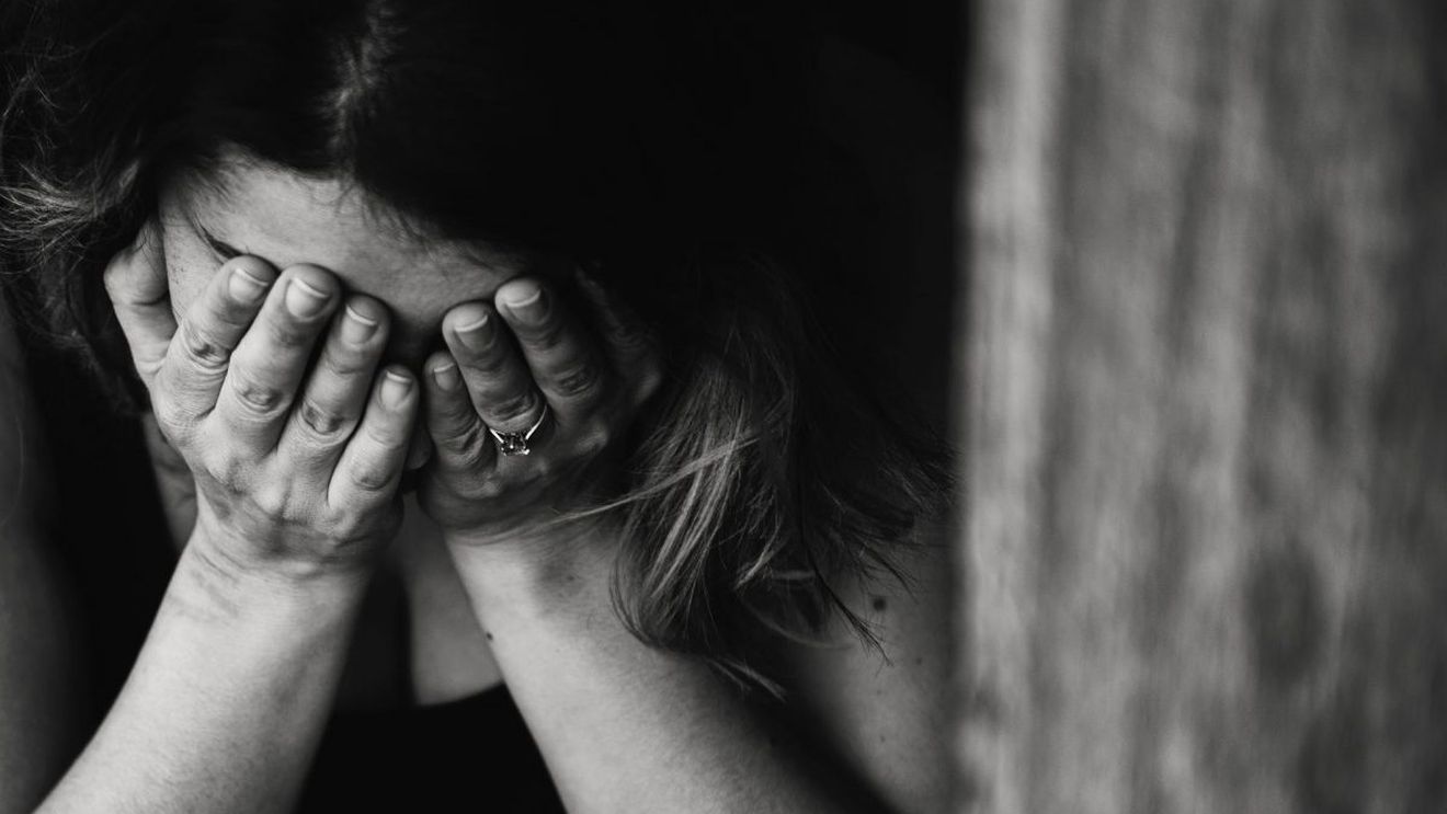 Mai ceva ca-n filme! Cum a decis să se răzbune o femeie pe soțul ei, după ce l-a prins că o înșela