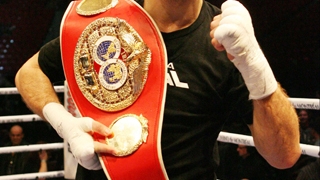 Allan Green vrea sa boxeze cu Bute