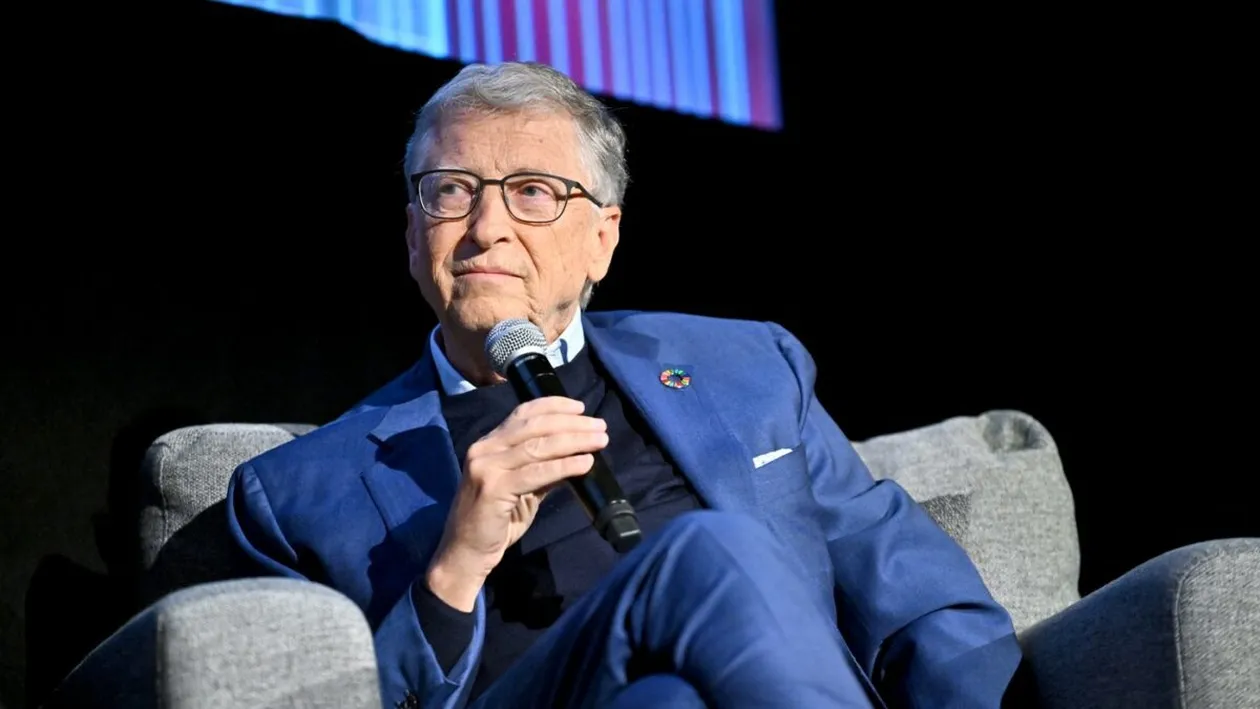 Bill Gates rupe tăcerea după evoluția AI! Ce profesii vor supraviețui inteligenței artificiale