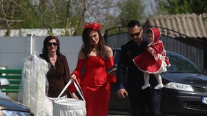 Cum s-a îmbrăcat nașa Cristina Șișcanu, la botezul fetiței Gabrielei Cristea! Ținuta le-a tăiat respirația tuturor invitaților