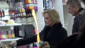 Nu s-a pierdut cu.... firea! Lui Pandele i-au trebuit 30 de minute ca sa faca asta, insa Gabi Firea n-a scos un sunet si a platit!