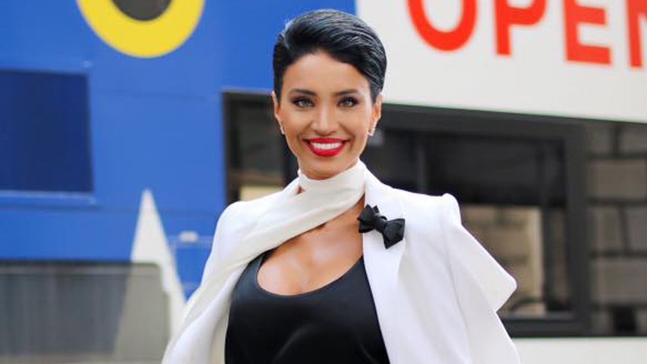 ADELINA PESTRIŢU s-a filmat în timp ce pregătea cina. Fanii au observat imediat asta: "Te filma Ştefan?" 