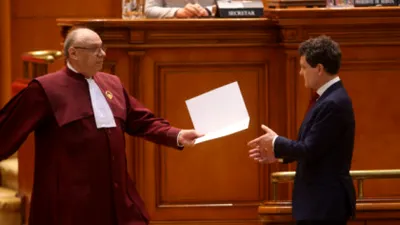 Nicușor Dan a contestat la CCR legea privind propaganda legionară. AUR, SOS și POT sesizaseră Curtea pentru aceeași lege