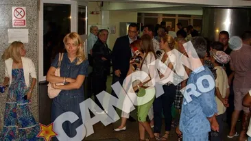 Victor Ponta a mers sa-l vada pe Adrian Nastase la spitalul Floreasca! Nu puteam sa stau acasa. Adrian Nastase arata groaznic