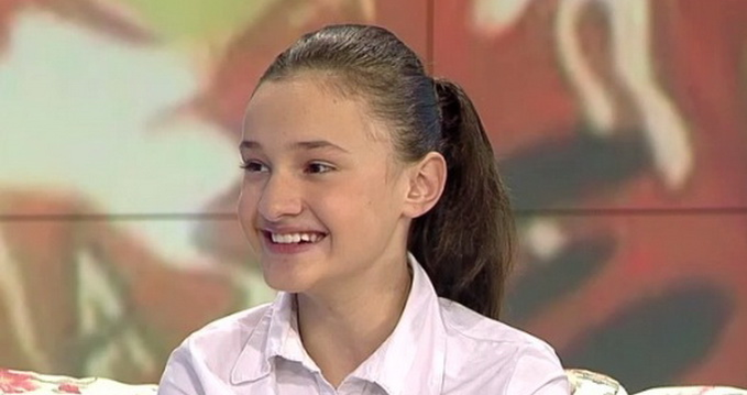 Mai ții minte Ziua Izabelei? Ei bine, Izabela s-a făcut mare! Cum arată azi eleva care, în 2015, a invitat toată România la ziua ei, din greșeală