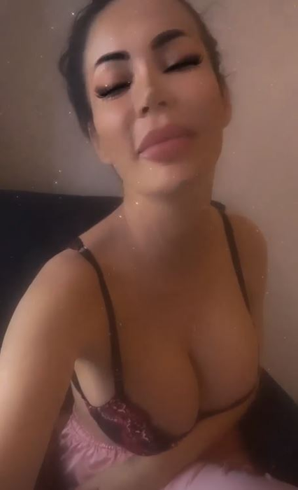 Bianca Pop și-a arătat zonele intime într-un live pe Instagram. Internauții au jignit-o