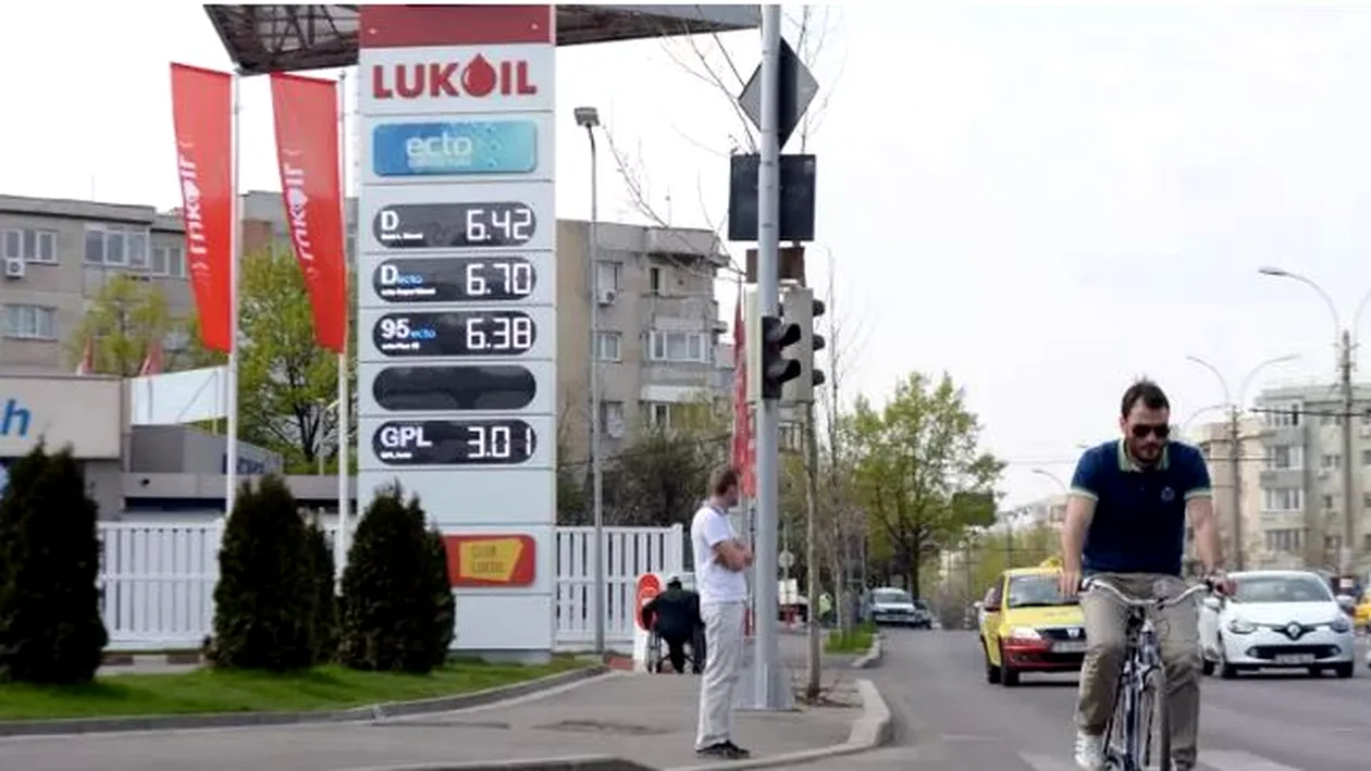 Mai multe benzinării Lukoil au fost închise în România. Pe lângă asta, trebuie să plătească o sumă uriașă!