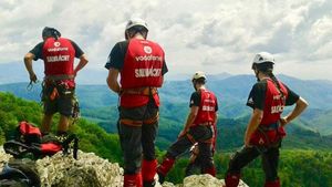 După 3 zile de căutări, salvamontiștii au aflat că turistul rătăcit în Munții Bucegi era, de fapt, acasă.  „El se află bine mersi la domiciliu”