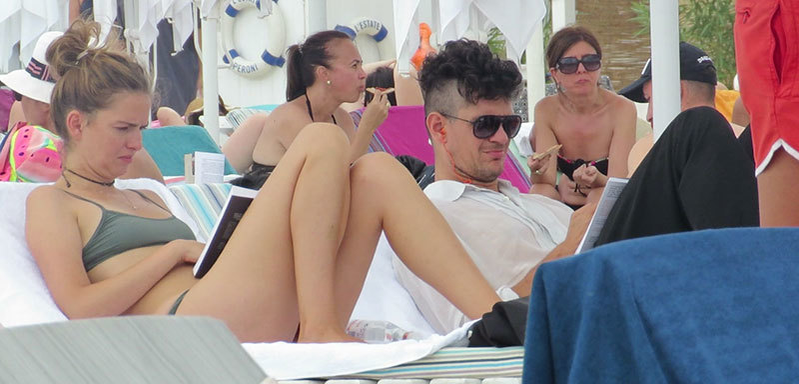 Iulia şi Tudor s-au relaxat de minune la Mamaia