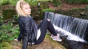 Lora este distrusa din cauza DIVORTULUI! Prietenii sunt socati! Nu mananca, nu doarme si...