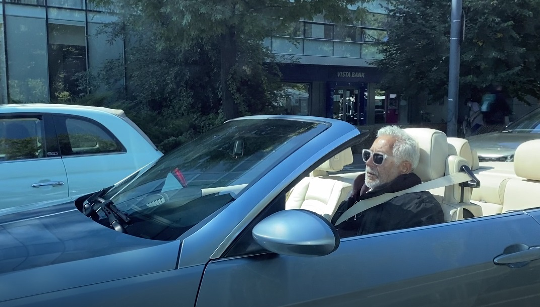 Ovidiu Lipan Țăndărică, într-o decapotabilă de lux / Sursă foto: CANCAN