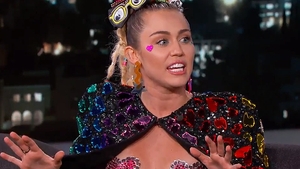 Miley Cyrus s-a cuminţit de frica lui Trump! Ce decizie uimitoare a luat blondina, faţă în faţă cu riscul să părăsească America!