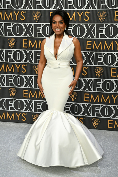 US actress Sheryl Lee Ralph arrives for the 75th Emmy Awards at the Peacock Theatre at L.A. Live in Los Angeles on January 15, 2024.,Image: 837433842, License: Rights-managed, Restrictions: , Model Release: no