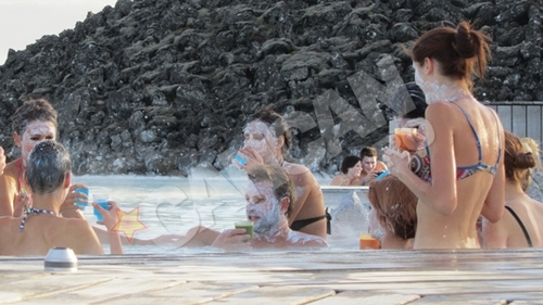 Dupa antrenamentul militar dur, Bote le rasfata pe protagonistele Next Top Model la Spa