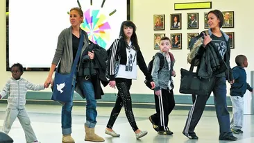 Madonna isi vede odraslele cu programare