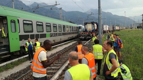 Un camionagiu român a rupt tăcerea despre infernul prin care a trecut din cauza incompetenţei unei companii de transport! "Suntem trataţi ca nişte animale!"