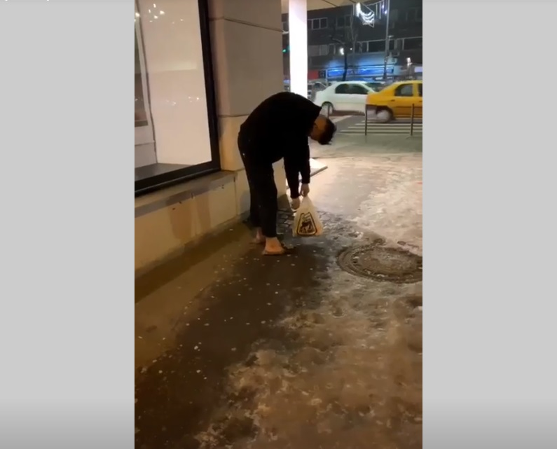 Răzvan Ciobanu, drogat cu zombie pe stradă. Imagini halucinante: “Auzi, ești ok?” VIDEO