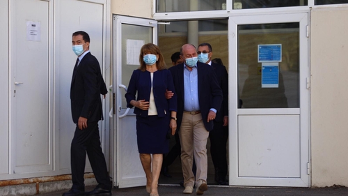 Maria Băsescu, apariție super-elegantă la brațul fostului președinte!