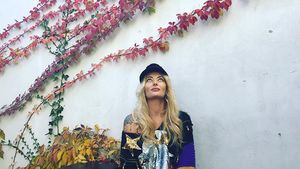 DELIA se reinventează, tot în nuanţe pastelate! A fost "fata verde", iar acum...